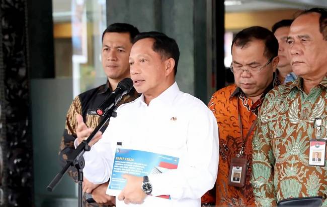 Menteri Dalam Negeri Muhammad Tito Karnavian dalam konferensi pers terkait pelantikan kepala daerah di Kantor Pusat Kemendagri, Jakarta, Jumat (31/1/2025). (ANTARA/HO-Puspen Kemendagri)