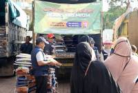 Salah satu operasi pasar yang dilaksanakan Pemprov Kalsel di daerah beberapa waktu lalu sebagai upaya untuk stabilitas harga dan ketersediaan bahan pokok di masyarakat. (ANTARA/HO-Pemprov Kalsel)