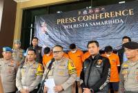 Kapolresta Samarinda Kombes Pol Hendri Umar saat memimpin konferensi pers di Mapolresta Samarinda, Kaltim, Kamis (13/2/2025). (ANTARA/Ahmad Rifandi)
