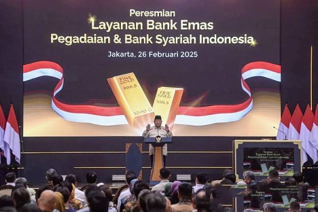 Presiden Prabowo Subianto menyampaikan pidato saat peresmian Layanan Bank Emas Pengadaian dan Bank Syariah Indonesia di The Gade Tower, Jakarta, Rabu (26/2/2025). (Foto: ANTARA FOTO/M Adimaja)