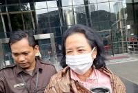 Tim penyidik Komisi Pemberantasan Korupsi (KPK) memeriksa Menteri BUMN periode 2014-2019 Rini Soemarno sebagai saksi penyidikan dugaan korupsi terkait dengan persoalan jual beli gas antara PT Perusahaan Gas Negara (PGN) Tbk dan PT Isargas/Inti Alasindo Energi (IAE) pada tahun 2017-2021. (ANTARA/Fianda SR)