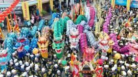 
Sembilan replika buka mata naga di Wihara Tri Dharma Bumi Raya Singkawang, Senin (10/2/2025). (ANTARA/Narwati)