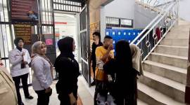 Suasana eksekusi terpidana politik uang Pilkada HST bernama Muhammad Riansyah sebelum menjalani hukuman di Rutan Barabai, Hulu Sungai Tengah, Kalimantan Selatan, Rabu (5/2/2025). (ANTARA/M Dayat)