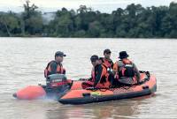 Hari kedua pencarian, Selasa (11/2/2025), tim SAR gabungan berperahu karet menyisir area Sungai Temangga, Kecamatan Tanjung Palas Tengah, Kabupaten Bulungan, Provinsi Kaltara lokasi kejadian kecelakaan speedboat yang mengakibatkan 3 korban jiwa. Tiga penumpang lainnya masih dicari. (ANTARA/HO-Kantor SAR Tarakan)