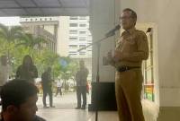 Wamendagri Bima Arya Sugiarto (kanan) dalam konferensi pers di Kantor Kemendagri, Jakarta, Senin (17/2/2025). (Foto: ANTARA/Rio Feisal)