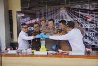 Bupati Balangan dan Forkopimda musnahkan barang bukti narkoba di halaman Mapolres Balangan, Senin (24/3/2025).