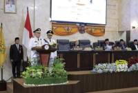 Gubernur Kalimantan Selatan H Muhidin menyampaikan pidato perdananya dalam Rapat Paripurna DPRD Kalsel pada Selasa (4/3/2025) (SuarIndonesia/HM)