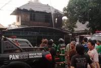 Rumah sewaan dua pintu milik Mulyadi berada di Jalan Pulau Laut Banjarmasin Tengah, ludes terbakar menjelang berbuka puasa, Rabu (5/3/2025), (SuarIndonesia/DO)