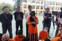 Umi Salamah alias Umi (50) ini nekat merenggut kalung emas hingga melakukan penganiyaan terhadap korbannya. (SuarIndonesia/YI)