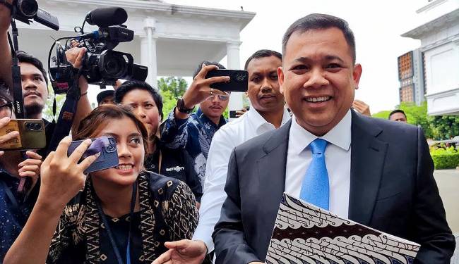 Pengusaha Andi Syamsuddin Arsyad atau yang biasa dikenal Haji Isam terlihat menyambangi Istana Kepresidenan Jakarta, Jumat (7/3/2025). (Foto: ANTARA/Mentari D Gayati)