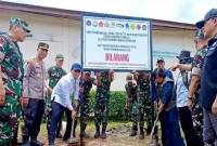Kepala Staf Umum (Kasum) Letjen TNI Richard Tampubolon mengawal penertiban kawasan hutan di Kabupaten Kotawaringin Timur, (18/3/2025). (Foto: ANTARA/Devita Maulina)