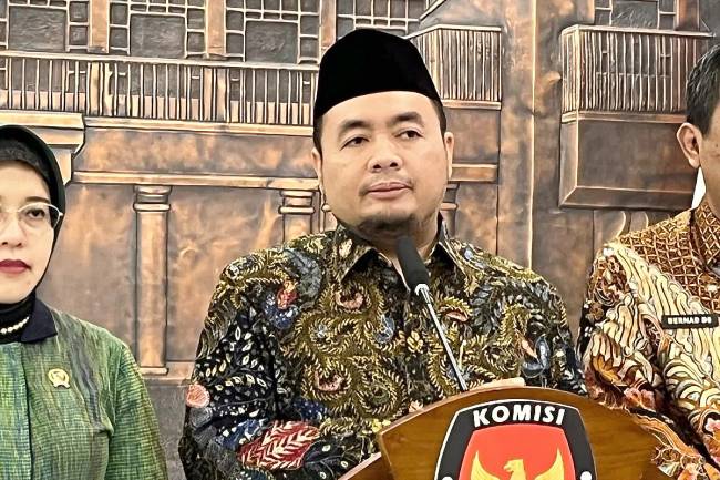 Ketua KPU RI Mochammad Afifuddin saat memberikan keterangan kepada awak media di Kantor KPU RI, Jakarta, Jumat (14/3/2025). (Foto: ANTARA/Narda MS)