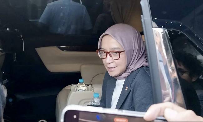 Menteri PANRB Rini Widyantini di Kompleks Parlemen, Jakarta, Rabu (5/3/2025). (Foto: ANTARA/Bagus AR)