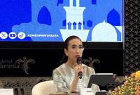 Menteri Pariwisata Widiyanti Putri Wardhana menekankan destinasi wisata harus mematuhi aturan dan perizinan yang berlaku dalam sebuah konferensi pers di Jakarta, Rabu (19/3/2025). (Foto: ANTARA/Hreeloita Dharma S)

