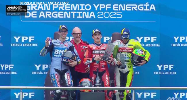 Podium juara MotoGP Argentina 2025 Marc Marquez, Alex Marquez, dan Franco Morbidelli.  (Foto: Screen shot MotoGP Live)