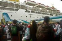 Penumpang kapal laut di Pelabuhan Semayang, Balikpapan, saat mudik tahun lalu. (Foto: Dok Antara/Novi Abdi)