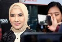 Mantan Direktur Utama PT Pertamina (Persero) Nicke Widyawati berjalan usai menjalani pemeriksaan di Gedung Merah Putih KPK, Jakarta, Jumat (10/1/2025). (Foto: ANTARA/Reno Esnir)