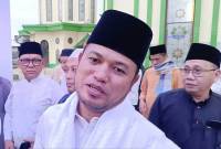 Gubernur Kaltim Rudy Mas'ud saat ditemui usai Safari Ramadhan di Masjid Al Muhajirin, Samarinda, Senin (17/3/2025). (Foto: ANTARA/Ahmad Rifandi)