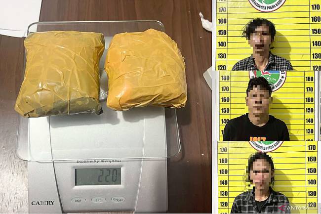 Ketiga tersangka pengedar Sabu dan barang bukti yang berhasil diamankan Direktorat Reserse Narkoba (Ditresnarkoba) Polda Kalimantan Barat. (Foto: ANTARA/HO-Humas Polda Kalbar)