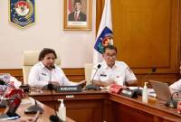 Wakil Menteri Dalam Negeri Ribka Haluk saat memimpin Rapat Kesiapan Pendanaan Pilkada pada Daerah yang Melaksanakan PSU secara hybrid dari Kantor Pusat Kementerian Dalam Negeri, Jakarta, Rabu (5/3/2025). (Foto: ANTARA/HO-Puspen Kemendagri)