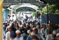 Masyarakat hadiri haul Datu Amir Husin bin Buajim di Kecamatan Lampihong, Kabupaten Balangan. -Foto: Mc.Balangan