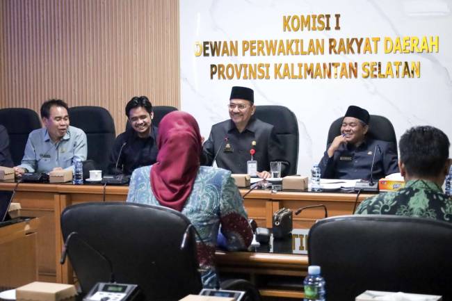 Komisi I DPRD Kalsel Rapat Dengar Pendapat (RDP) bersama Komisi Pemilihan Umum (KPU) Provinsi Kalsel. Selasa, (8/4/2025) SuarIndonesia/HM)