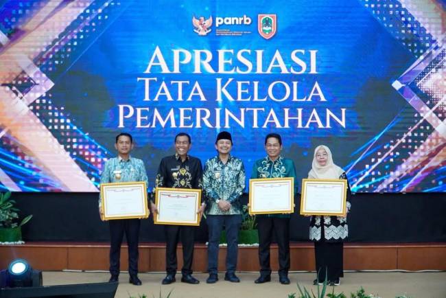 PELAYANAN Publik Banjarmasin Terbaik, Wali Kota Yamin Borong Tiga Penghargaan S