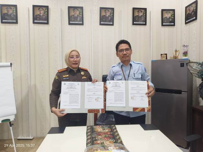PAM BANDARMASIH Tandatangani MoU Dengan Kejari Kota Banjarmasin