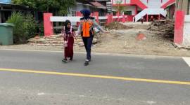 Tim Dispasus saat melakukan pengamanan titik rawan lalu lintas di kecamatan.- Foto: Mc.Balangan