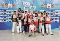 Atlet ASKI Balangan sukses membawa pulang satu medali emas, tiga perak, dan tiga perunggu di kategori open turnamen serta meraih 24 trofi di kategori festival. - Foto: Mc.Balangan