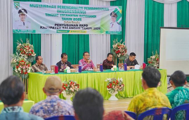 Kegiatan pelaksanaan Musrenbang tingkat kecamatan di Batumandi. - Foto: Mc.Balangan
