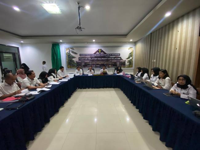 Pemkab Balangan dan Kanwil Kemenkum Kalsel gelar rapat harmonisasi dua Raperda yakni tentang Kabupaten Layak Anak dan Pembangunan Perkebunan Berkelanjutan.