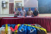 Diungkap Subdit IV Tipiter Dit Reskrimsus Polda Kalsel kasus operator di SPBU Jalan Soetoyo S Teluk Dalam, Kecamatan Banjarmasin Tengah. BBM jenis Pertalite di atas HET. (SuarIndonesia/ZI)