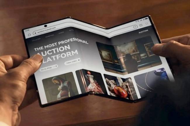 HUAWEI Mate XT | ULTIMATE DESIGN. (Foto: ANTARA/HO-HUAWEI Device Indonesia)