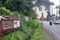Spanduk sosialisasi PSU Banjarbaru terpasang di Jalan Angkasa, Kelurahan Syamsudin Noor, Kecamatan Landasan Ulin, Kota Banjarbaru. (Foto: ANTARA/Firman)