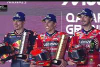 
Marc Marquez berhasil jadi juara di MotoGP Qatar 2025, disusul Vinales dan Bagnaia podium 3. (Foto: MotoGP.Live.com)
