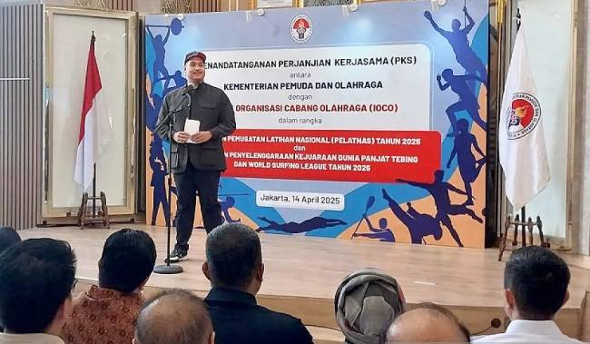 Menteri Pemuda dan Olahraga Dito Ariotedjo memberikan sambutan saat 