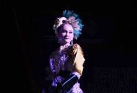 Penari menampilkan tarian khas Banjar saat perayaan Hari Tari Sedunia ke-11 di Taman Budaya Kalimantan Selatan (Kalsel), Banjarmasin, Minggu (27/4/2025) kemarin. (Foto: ANTARA/HO-UPTD Taman Budaya Kalsel)