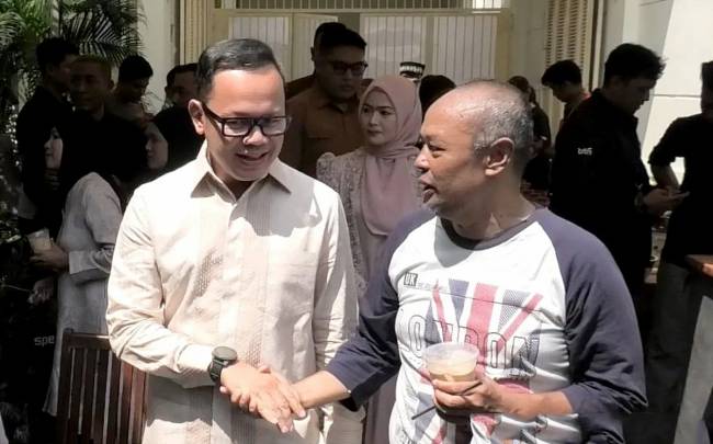 Wakil Menteri Dalam Negeri (Wamendagri) Bima Arya Sugiarto pada kunjungan ke Solo, Jawa Tengah, Kamis (3/4/2025). (Foto: ANTARA/Aris Wasita)