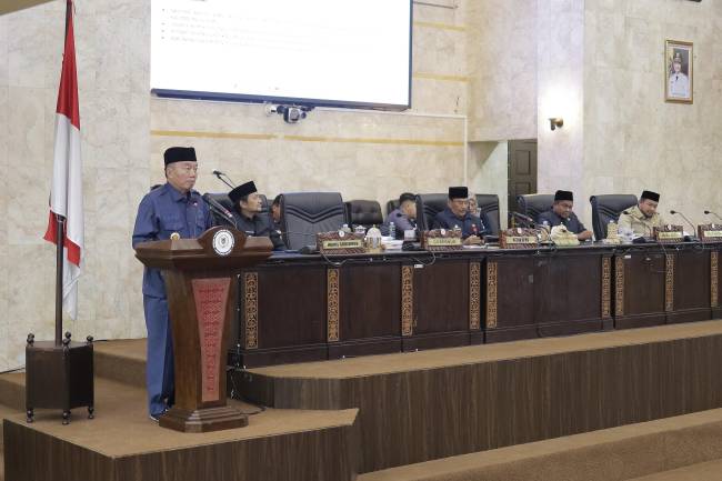 Rapat Paripurna yang dipimpin Ketua DPRD Provinsi Kalsel H. Supian HK di Banjarmasin, Senin (19/5/2025) (SuarIdonesia/HM)