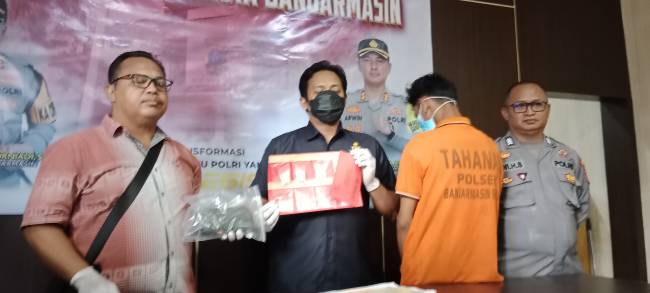  Gazali Rahman alias Abuk (23),, yang diamankan Polisi. (SuarIndonesia/DO)