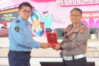 Dir Lantas Polda Kalsel) Kombes Pol Fahri Siregar (kanan)