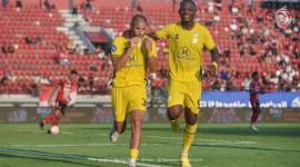 Pemain Barito Putera, Murilo Mendes, merayakan gol pada laga BRI Liga 1 2024/2025. (Foto: PT LIB)