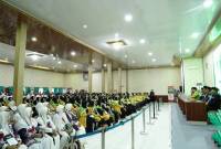 JCH Kloter 03 Embarkasi Banjarmasin dari Kabupaten Kapuas dan Kotawaringin Barat, Kalimantan Tengah saat masuk asrama haji di Kota Banjarbaru untuk persiapan keberangkatan ke Tanah Suci, Arab Saudi, di Asrama Haji Banjarbaru, Kamis (8/5/2025). (Foto: ANTARA/HO-Kemenag Kalsel)