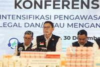 Kepala Badan Pengawas Obat dan Makanan (BPOM) Taruna Ikrar (tengah). (Foto: Dok ANTARA/Aditya Nugroho)  