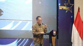 Menteri Dalam Negeri Muhammad Tito Karnavian pada acara SPM Awards 2025 di Kantor Ditjen Bina Bangda, Jakarta, Jumat (23/5/2025). (ANTARA/HO-Puspen Kemendagri)