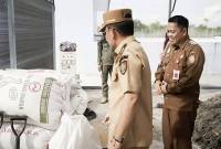 Gubernur Kalteng Agustiar Sabran didampingi Kepala Dishut Agustan saat meninjau kawasan persemaian modern di Jalan Hiu Putih Lanjutan, Palangka Raya, Senin(26/5/2025). (ANTARA/HO-Pemprov Kalteng)