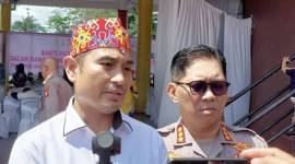 Direktur Reserse Kriminal Umum Polda Kalimantan Tengah Kombes Pol Nuredy Irwansyah Putra, bersama Kabid Humas Kombes Pol Erlan Munaji. (ANTARA/Rajib Rizali)