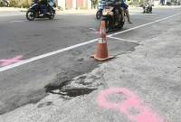 Tempat kejadian perkara korban penembakan di Jalan Imam Bonjol, Samarinda, Kaltim, Minggu (4/5/2025). (Foto: ANTARA/Ahmad Rifandi)