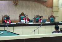 Terdakwa M Saidinor saat menjalani sidang putusan di Pengadilan Tipikor Banjarmasin, Kalimantan Selatan, Selasa (20/5/2025). (ANTARA/Firman)